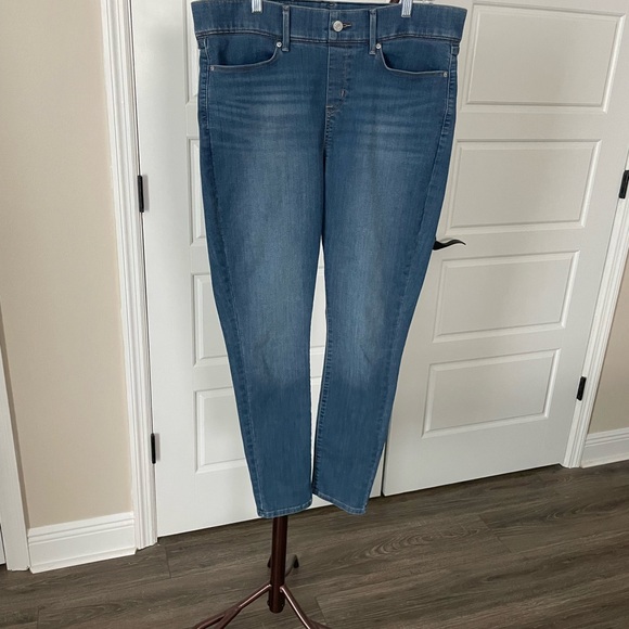 Levi's Women's Mid-Rise Blue Jeans - Picture 1 of 5